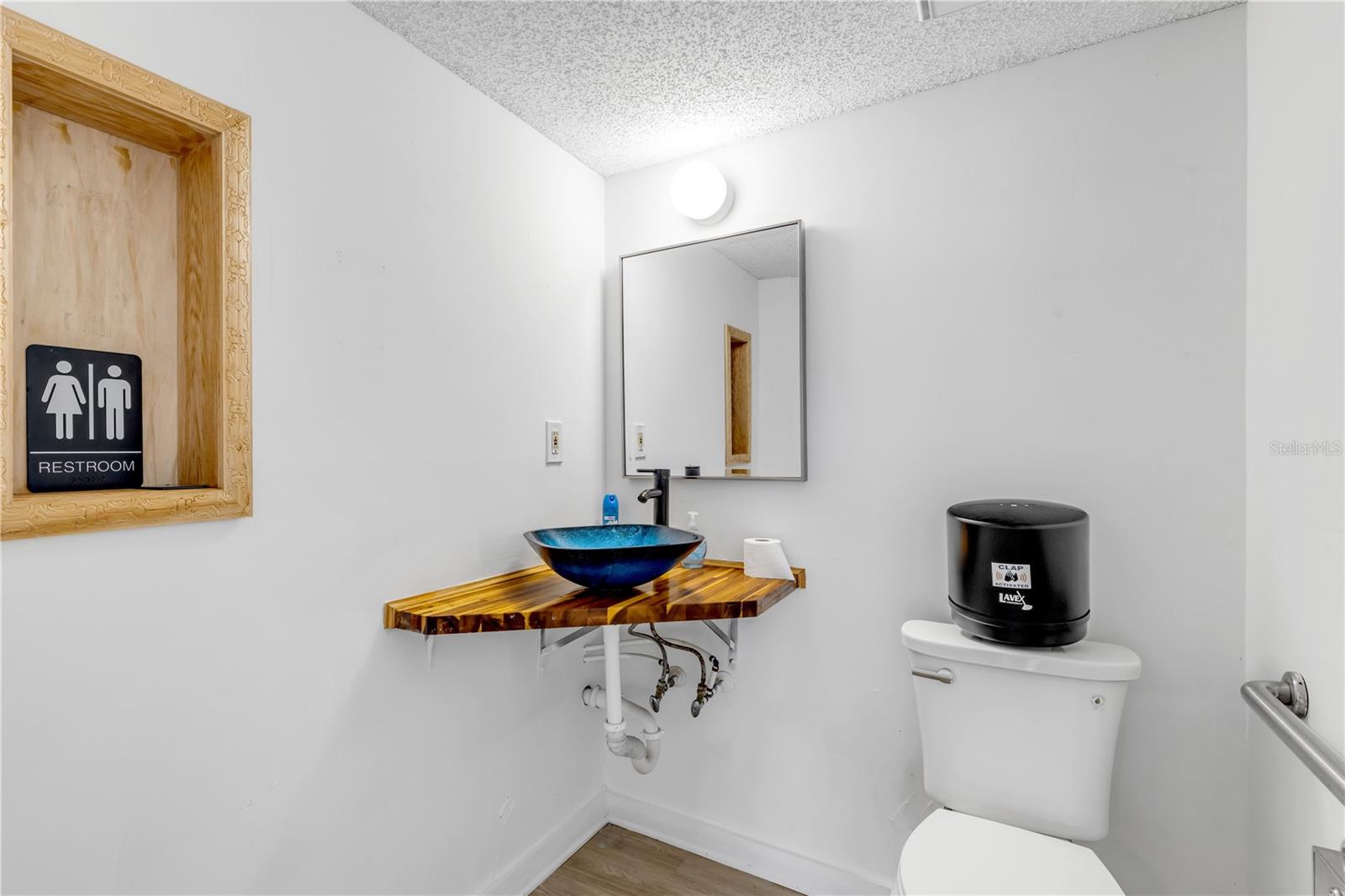 NORTH CSWY - Commercial Sale