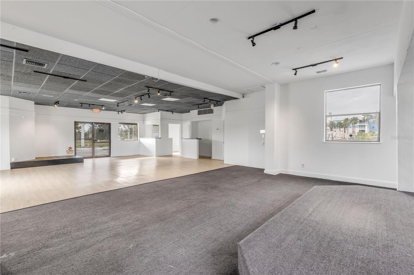 NORTH CSWY - Commercial Sale