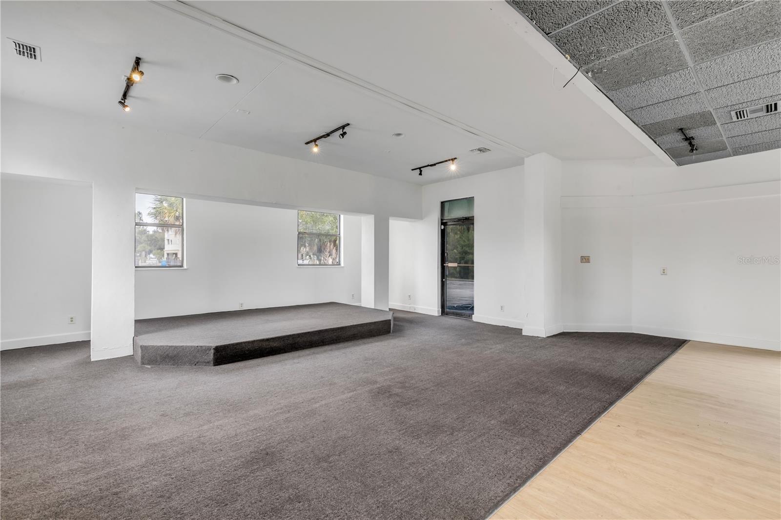 NORTH CSWY - Commercial Sale