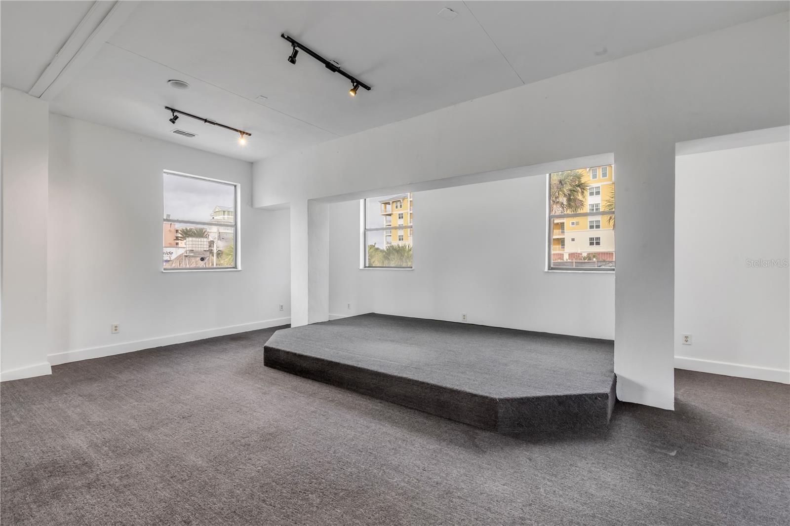 NORTH CSWY - Commercial Sale