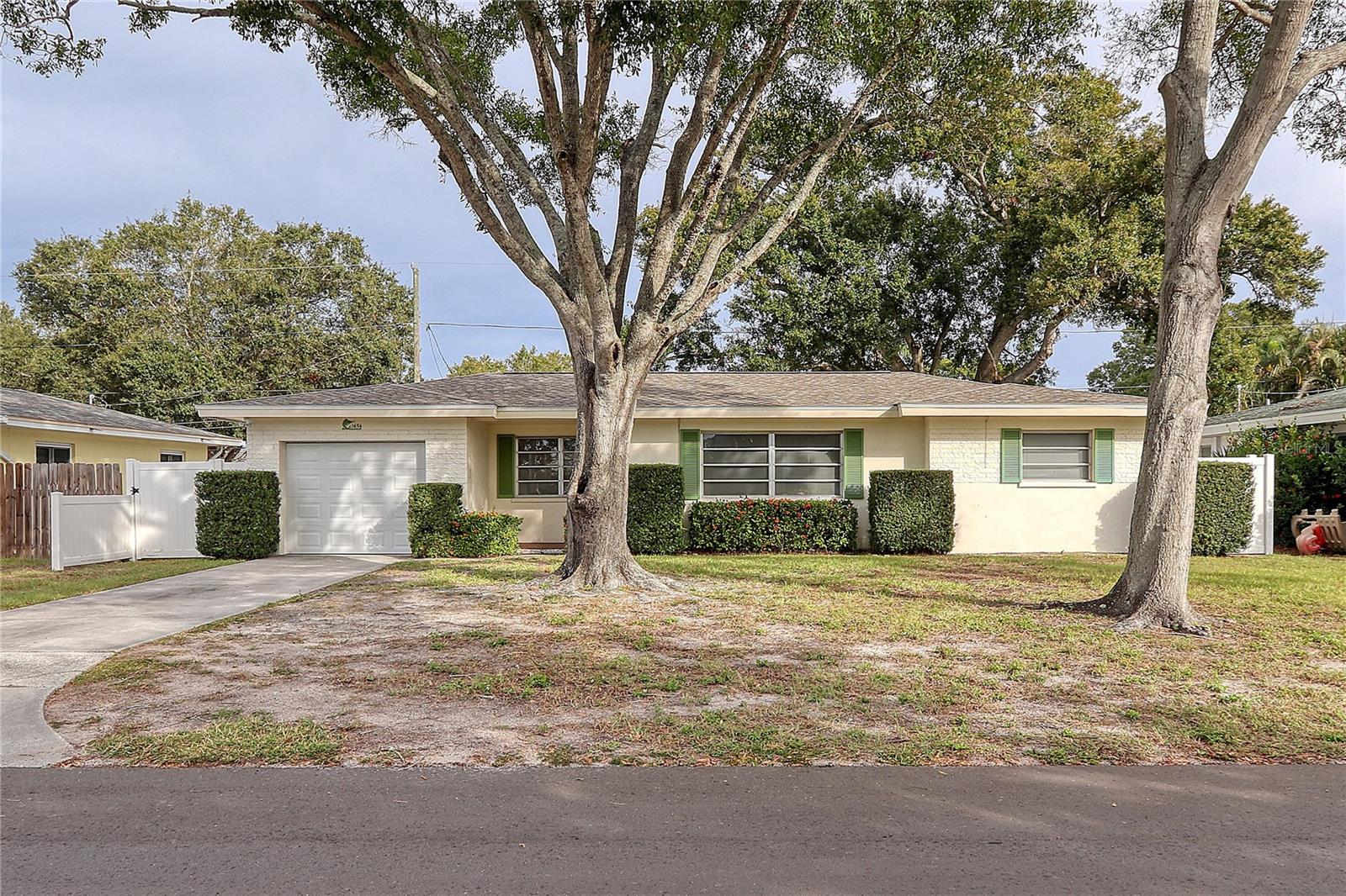 SUNNY PARK GROVES - Residential