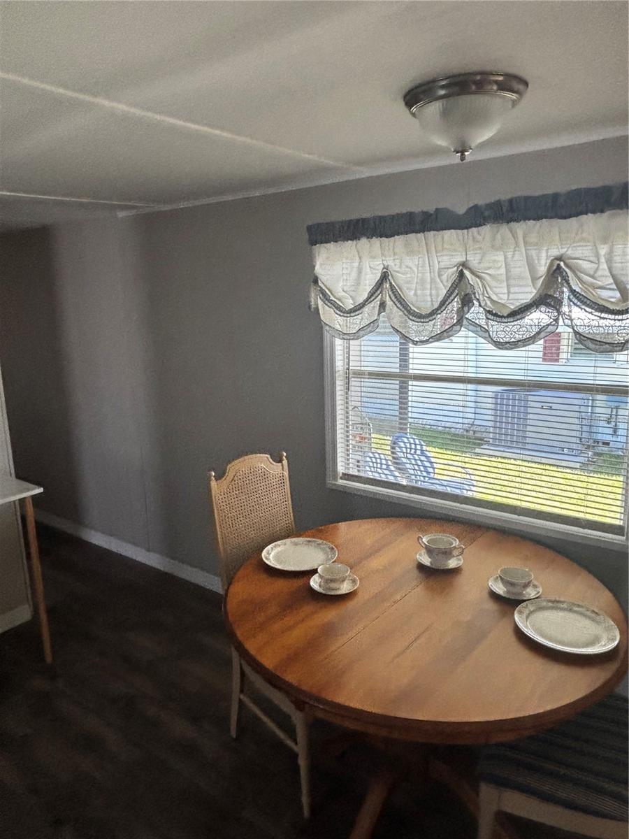 DORAL RO ASSOCIATION INC - Residential Lease