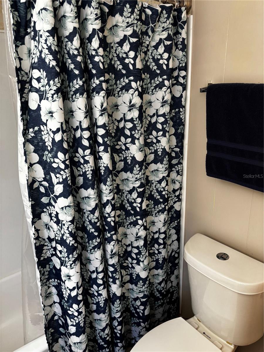 DORAL RO ASSOCIATION INC - Residential Lease