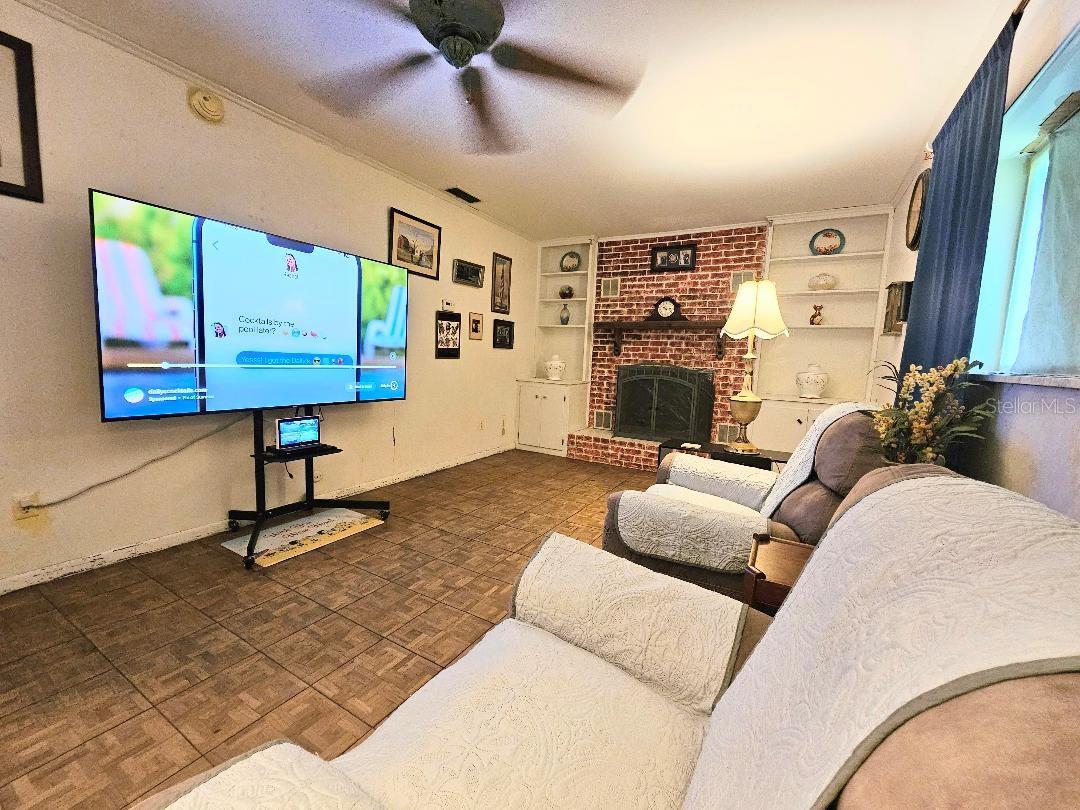 PASADENA SHORES - Residential