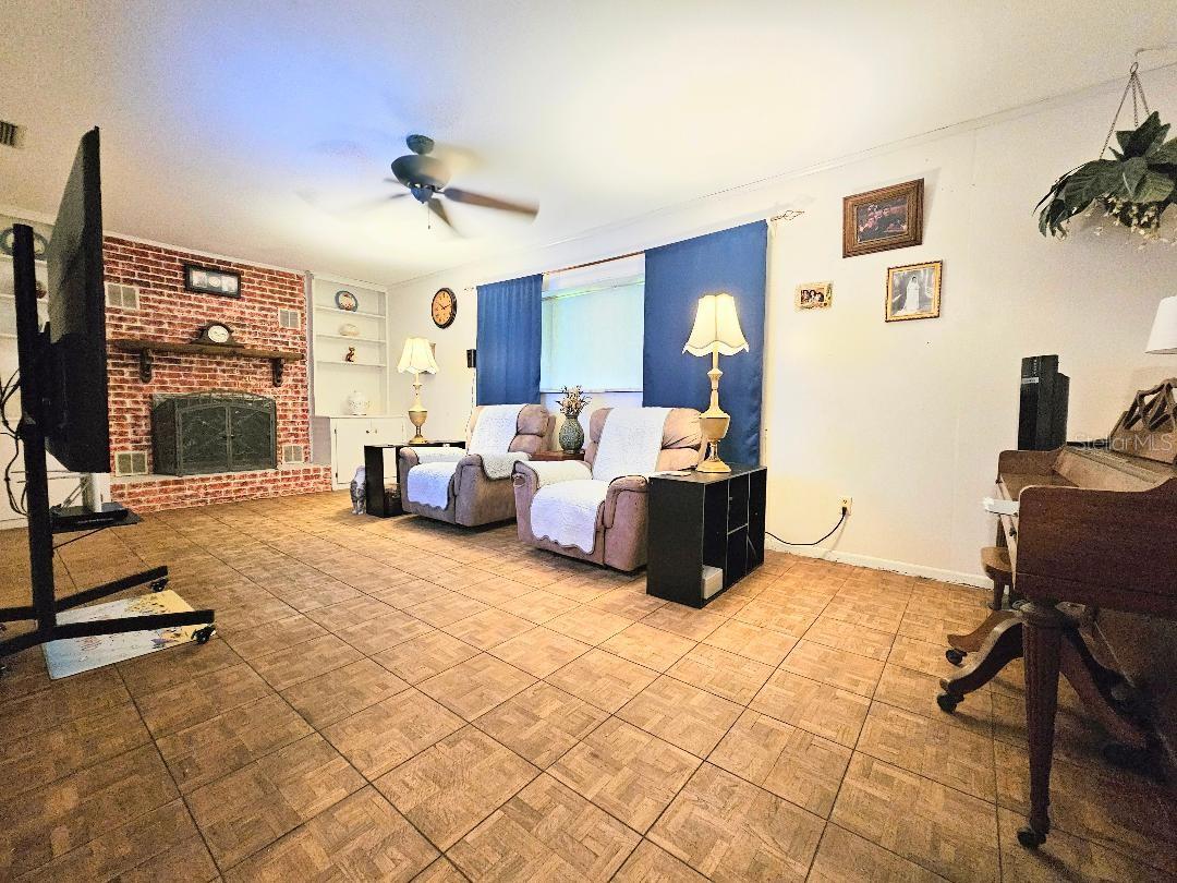PASADENA SHORES - Residential