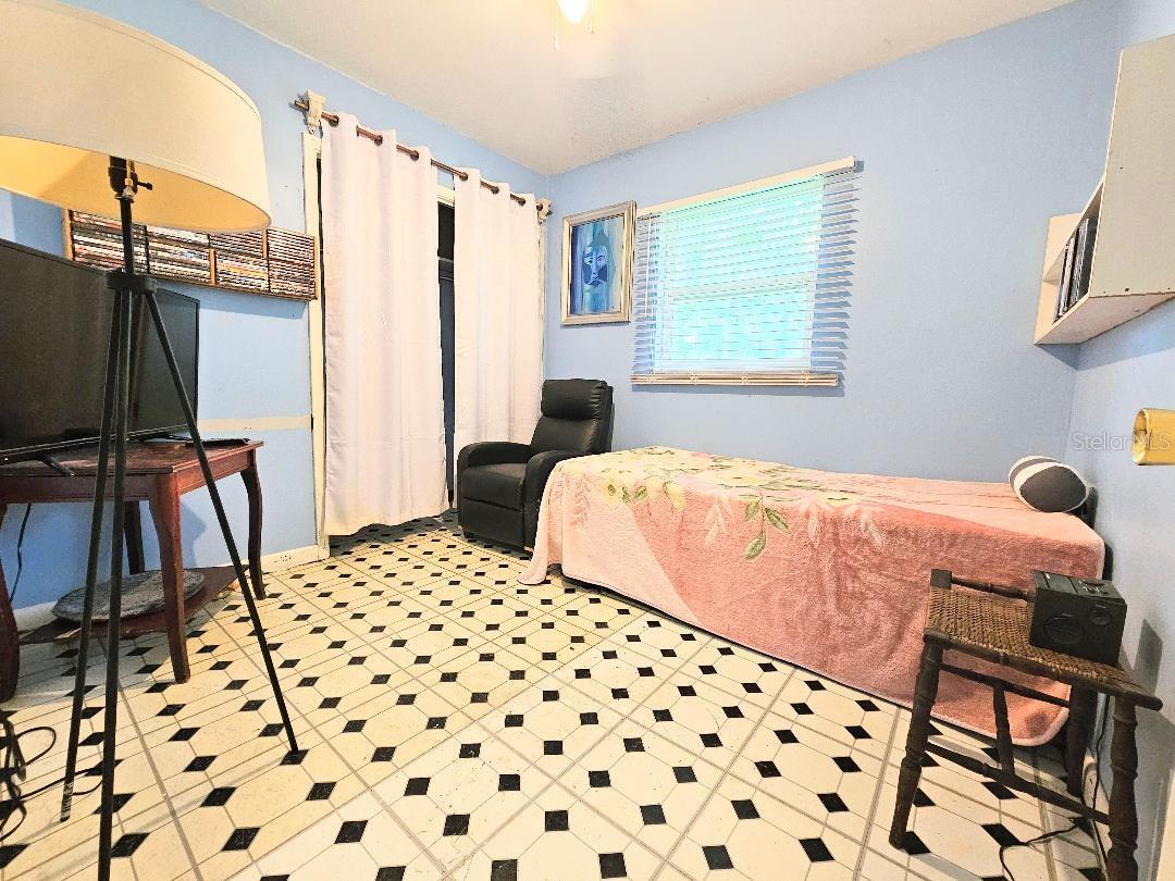 PASADENA SHORES - Residential
