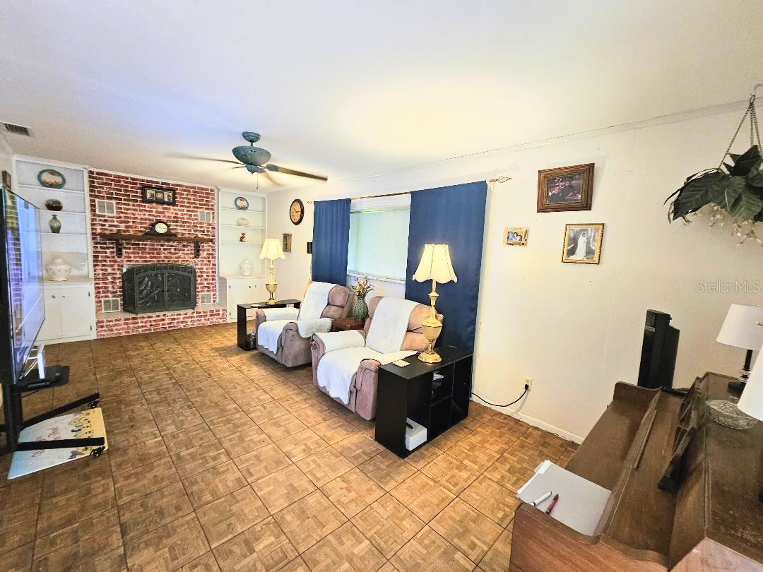 PASADENA SHORES - Residential