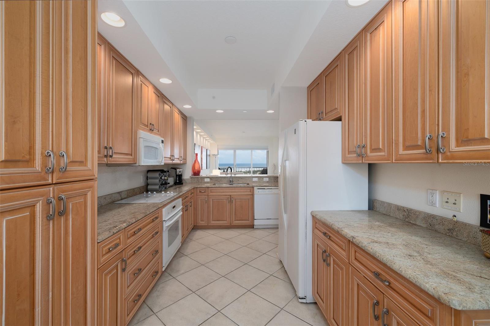 250 MINORCA BEACH WAY 603
