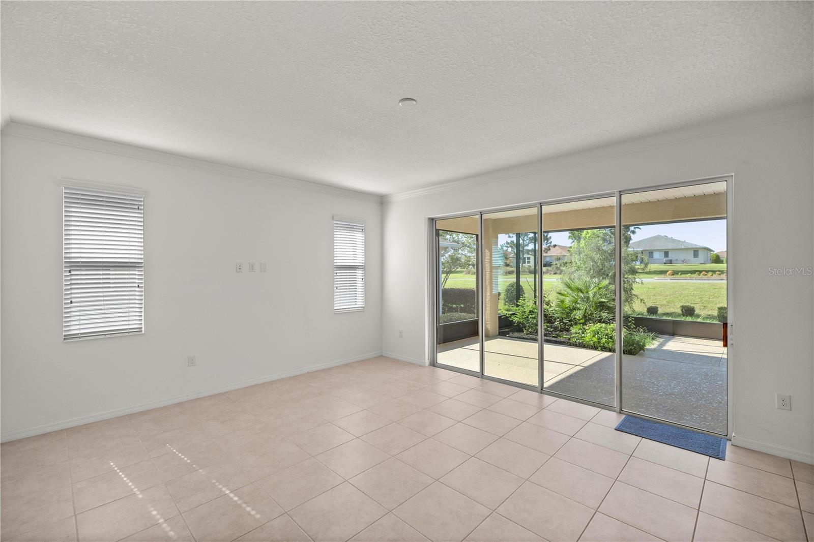 ON TOP/WORLD-AVALON PH 4 - Residential