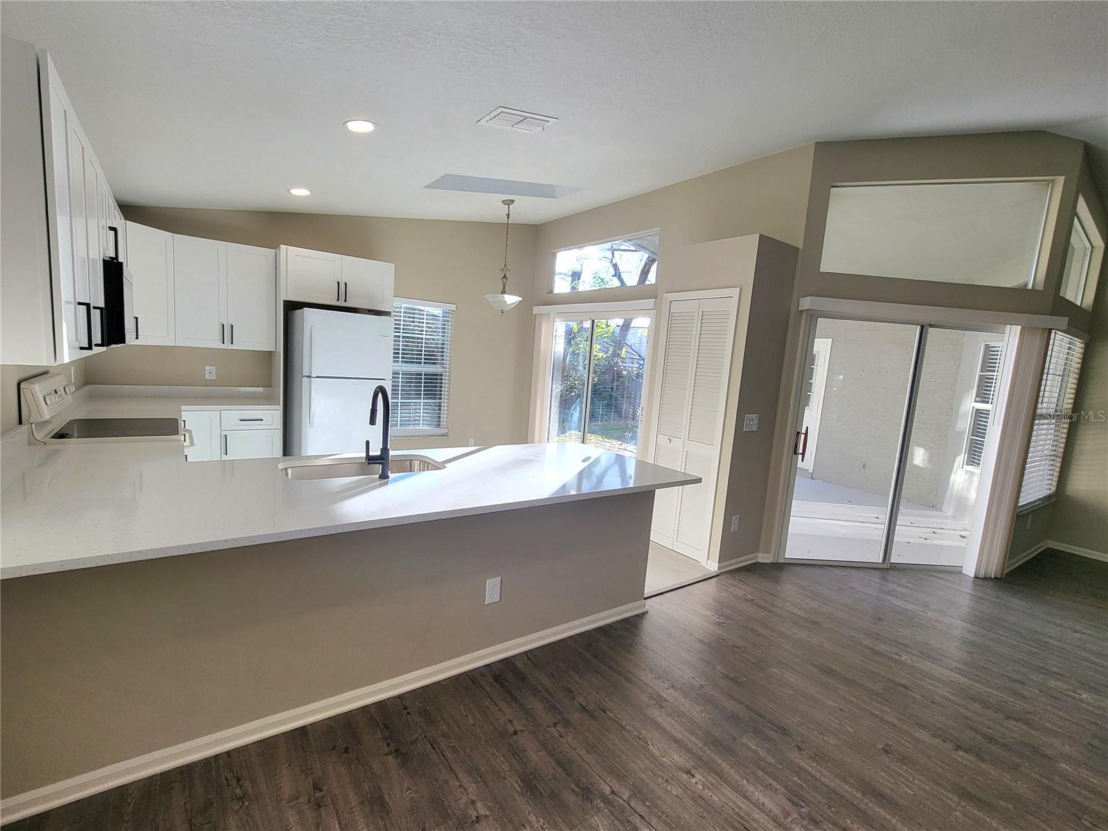 3037 BARRYMORE COURT