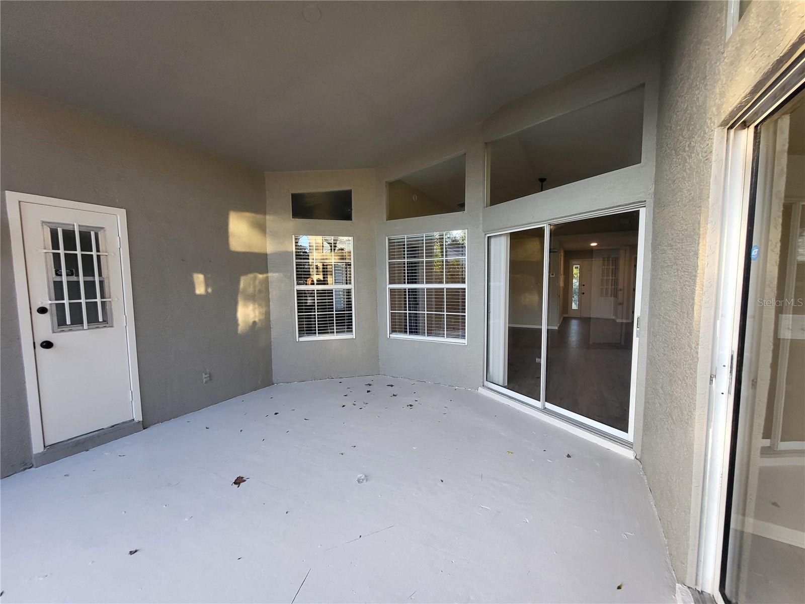 PEMBROOKE - Residential