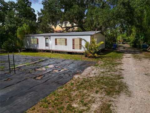 A home in WIMAUMA