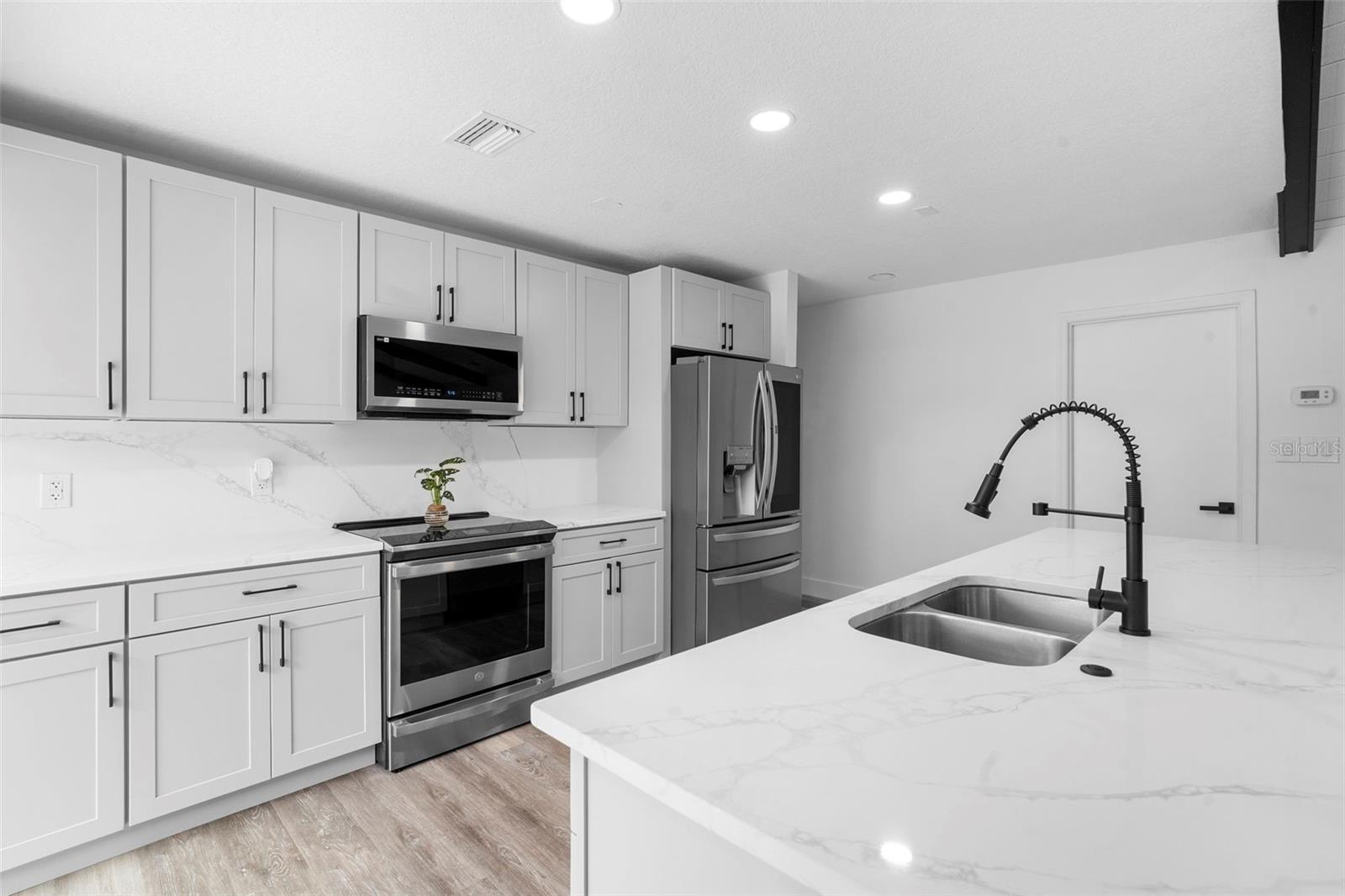 ISLAND CLUB AT ROSEMONT CONDO - Residential