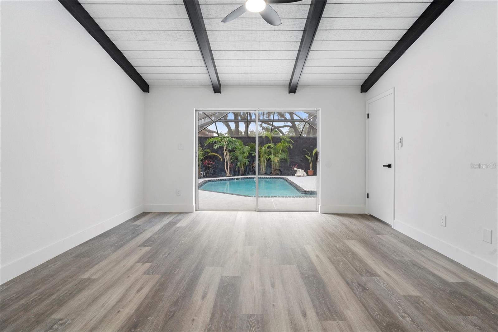 ISLAND CLUB AT ROSEMONT CONDO - Residential