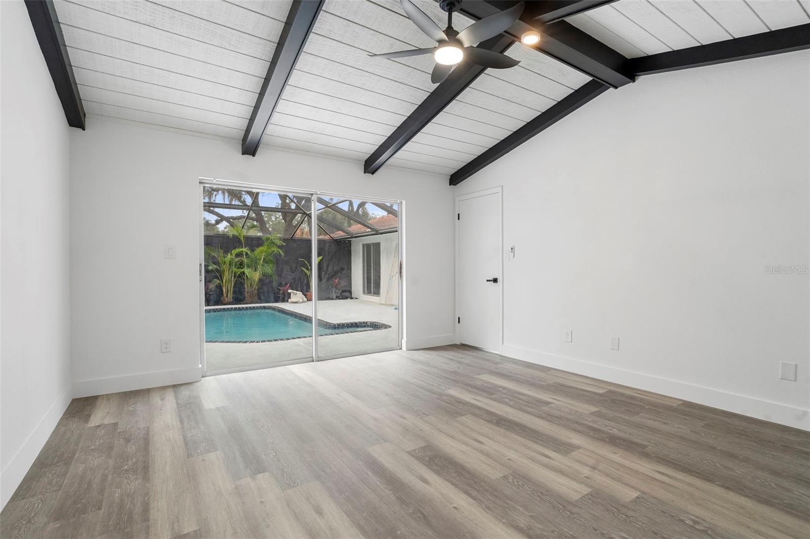 ISLAND CLUB AT ROSEMONT CONDO - Residential