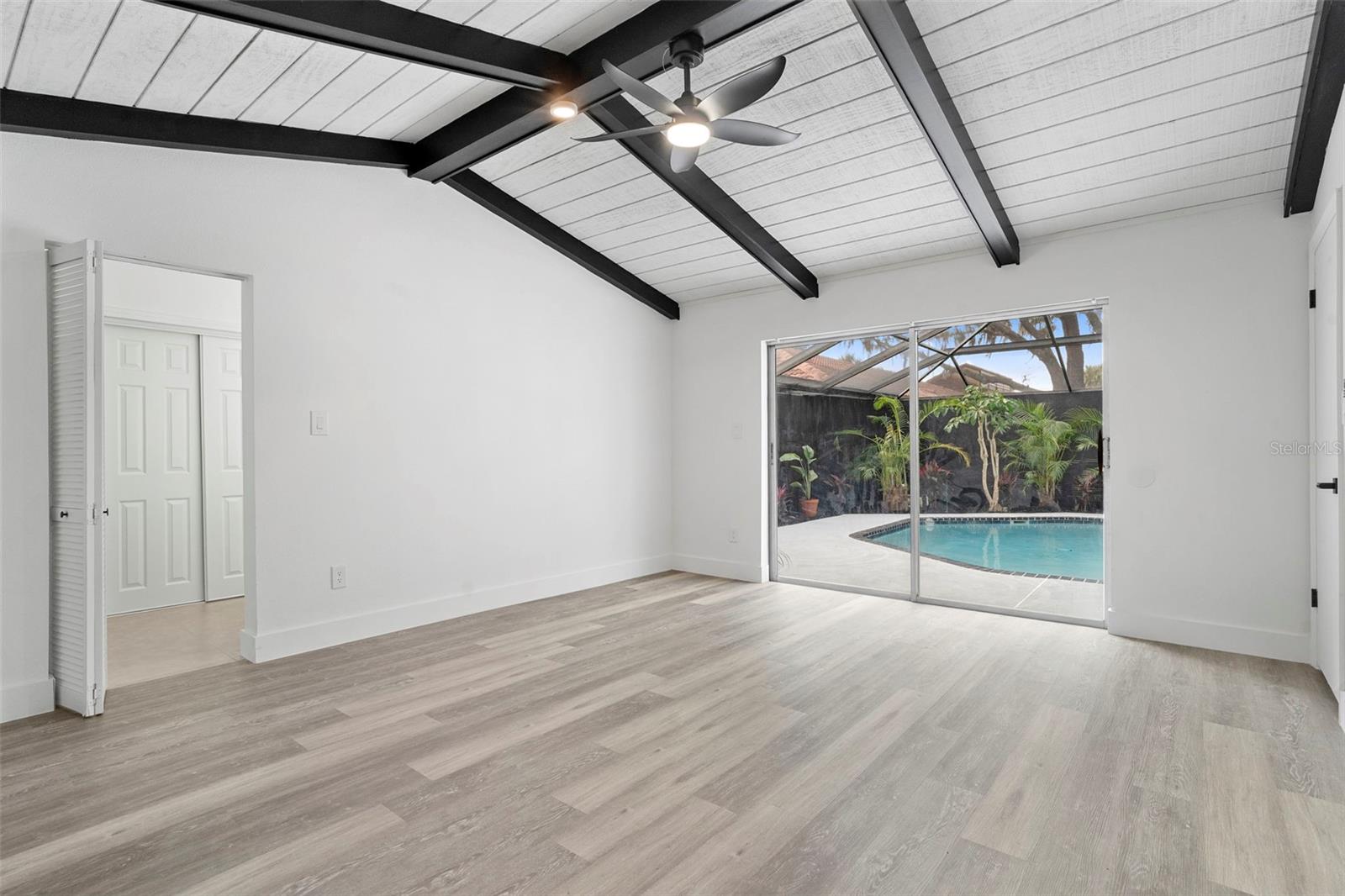 ISLAND CLUB AT ROSEMONT CONDO - Residential