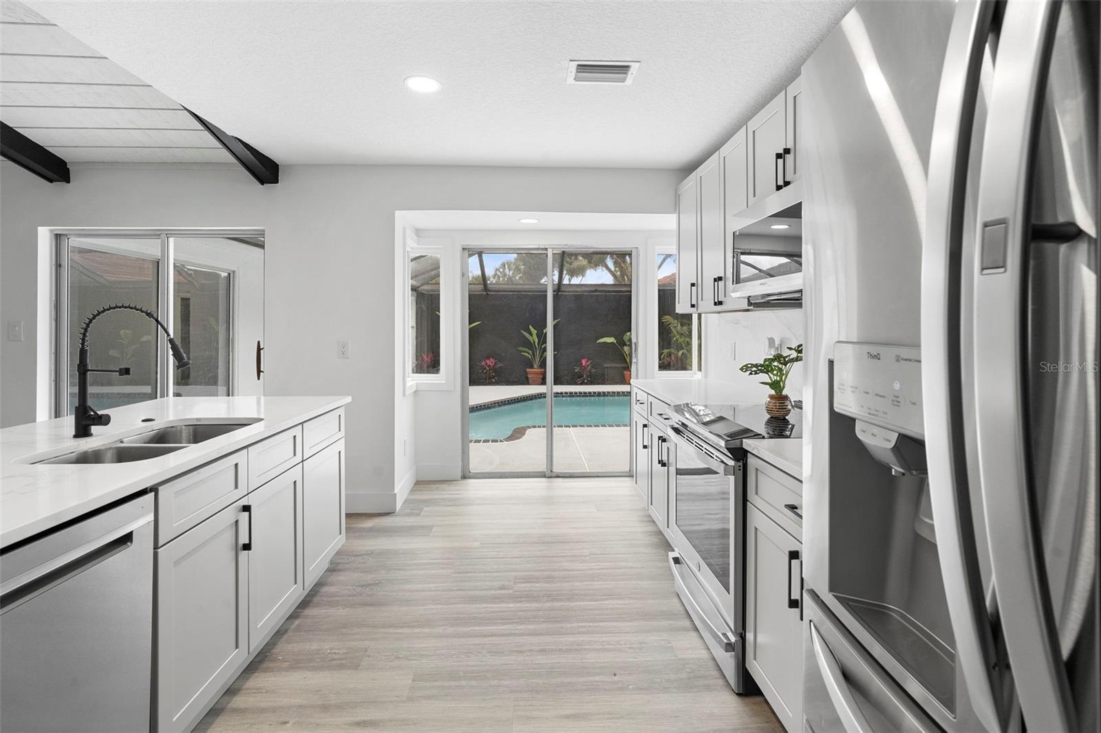 ISLAND CLUB AT ROSEMONT CONDO - Residential