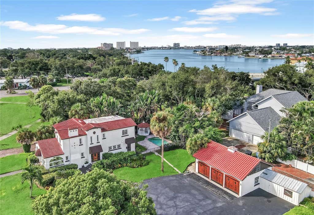 Photo of 120 Park Street N, St Petersburg, FL 33710 (MLS # TB8537008)