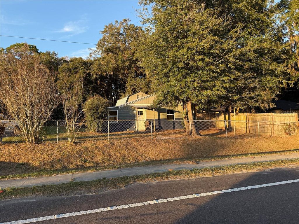 Photo of 19071 NE 30th Street, Williston, FL 32696 (MLS # O6367396)