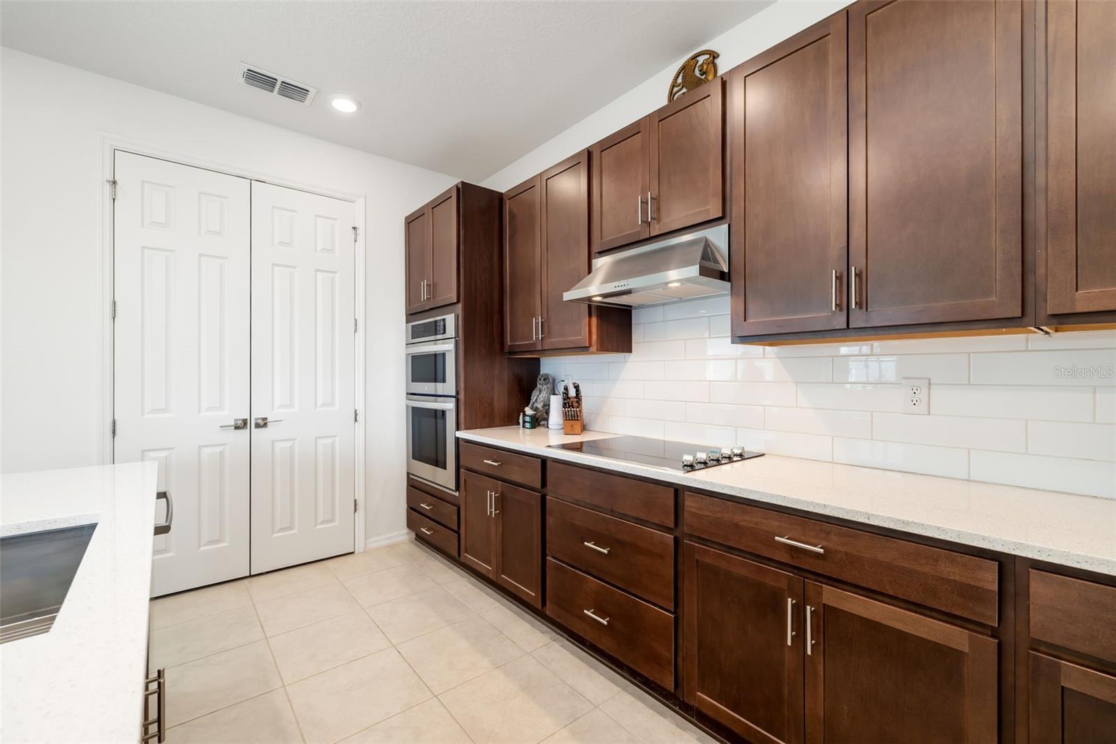 GRADY POINTE - Residential