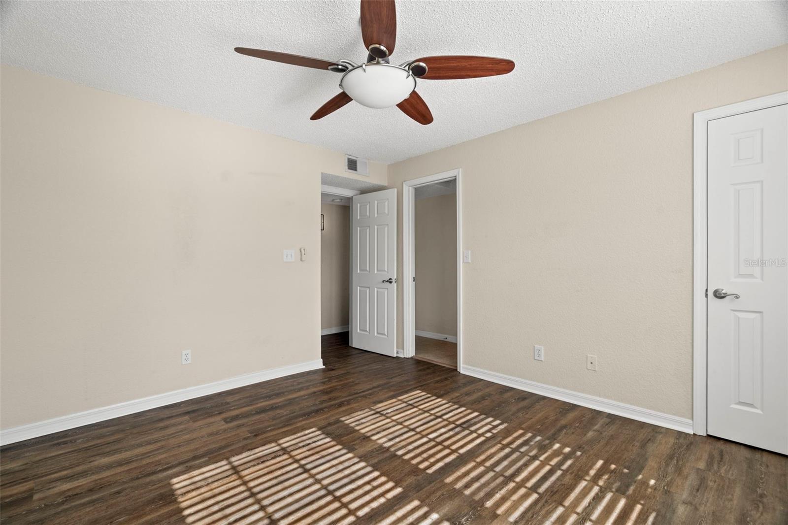 BENTLEY AT COBBS LANDING CONDO THE - Residential Lease