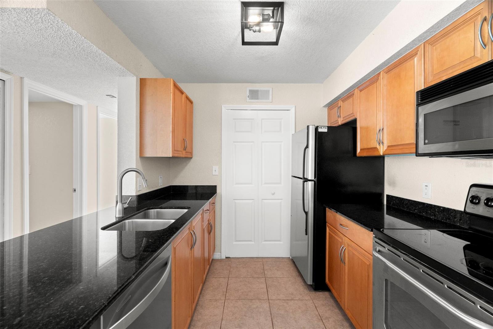 BENTLEY AT COBBS LANDING CONDO THE - Residential Lease