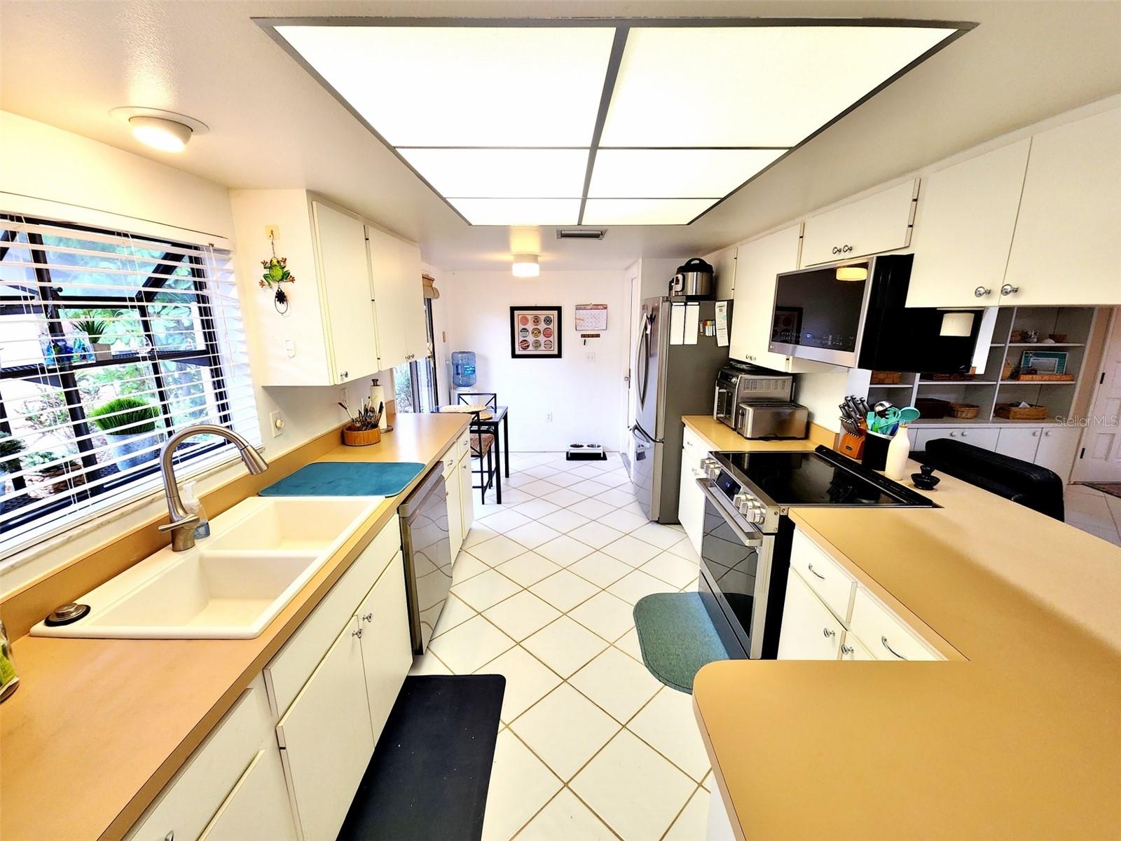 THE OAKS PH 4 - Residential