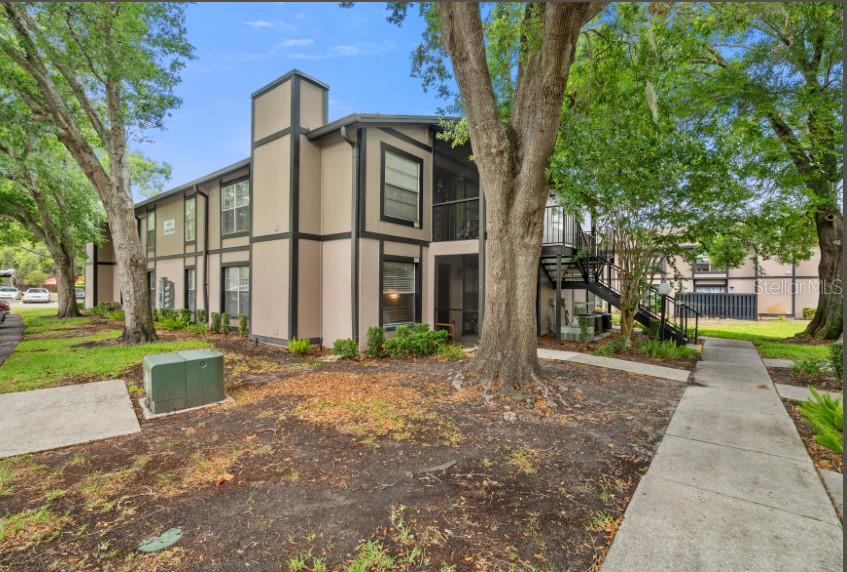 NORTH OAKS CONDO III - Residential Lease