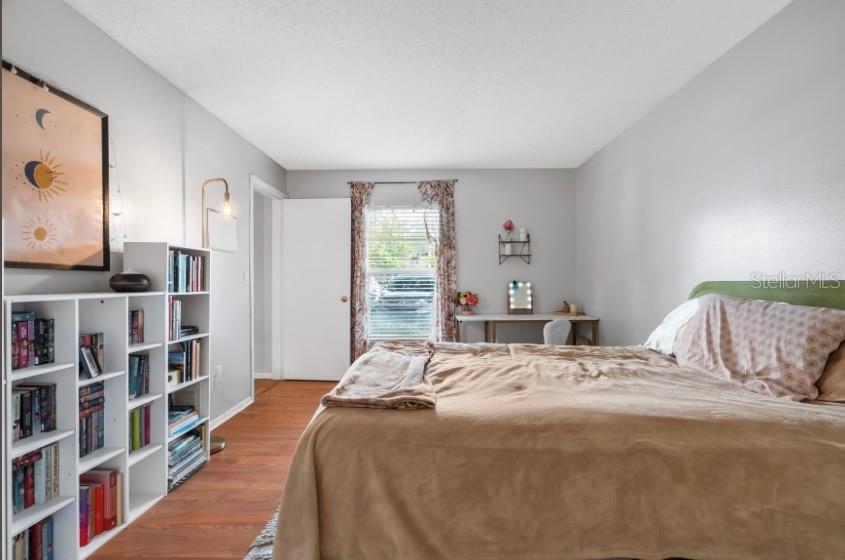 NORTH OAKS CONDO III - Residential Lease