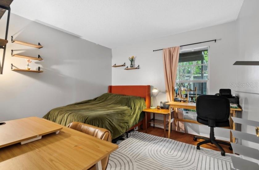 NORTH OAKS CONDO III - Residential Lease