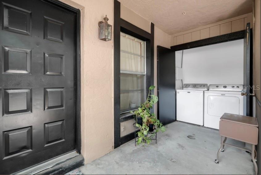 NORTH OAKS CONDO III - Residential Lease