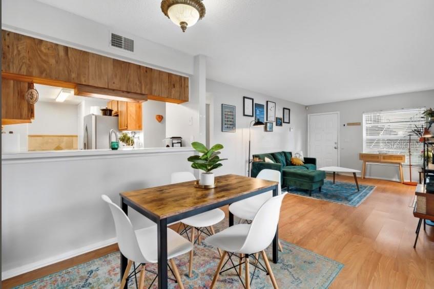 NORTH OAKS CONDO III - Residential Lease