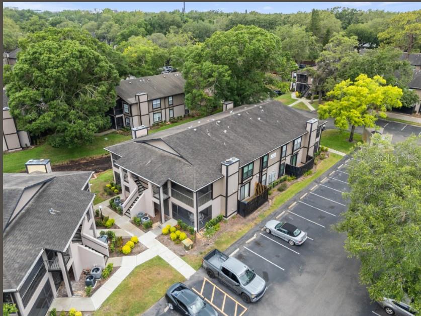 NORTH OAKS CONDO III - Residential Lease