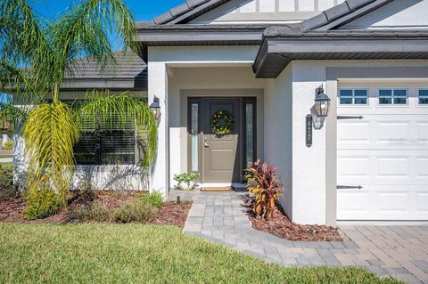 A home in AUBURNDALE