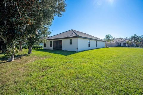 A home in AUBURNDALE