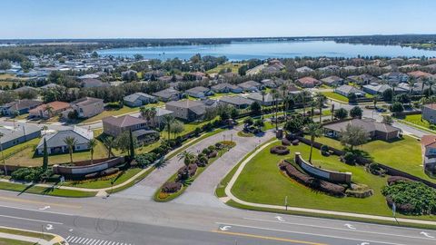 A home in AUBURNDALE