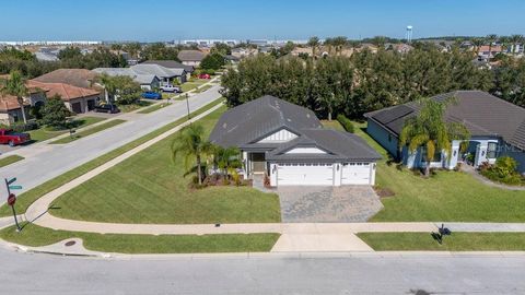 A home in AUBURNDALE