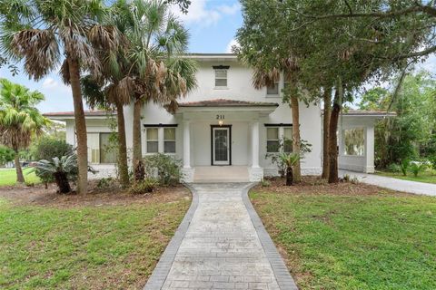 Photo of 211 S Central Avenue, Umatilla, FL 32784 (MLS # G5101216) Photo of 211 S Central Avenue, Umatilla, FL 32784 (MLS # G5101216)