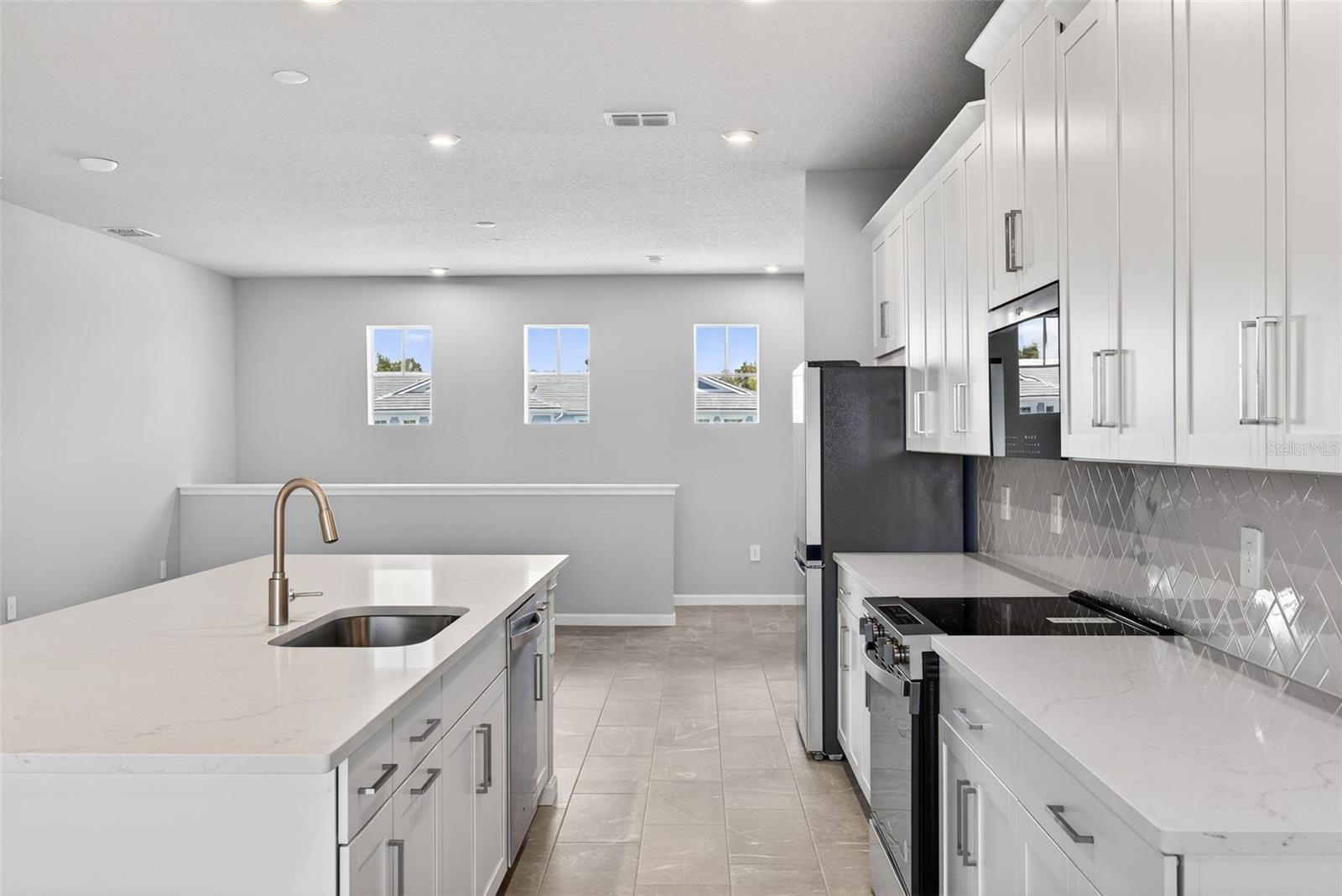 LAKESPUR AT WELLEN PARK - Residential