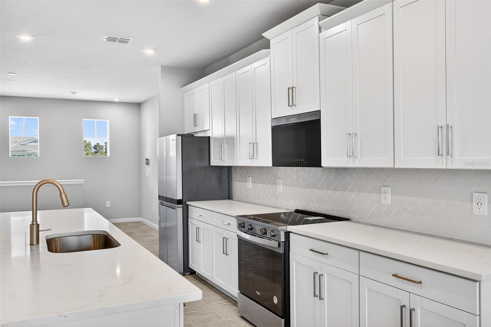 LAKESPUR AT WELLEN PARK - Residential