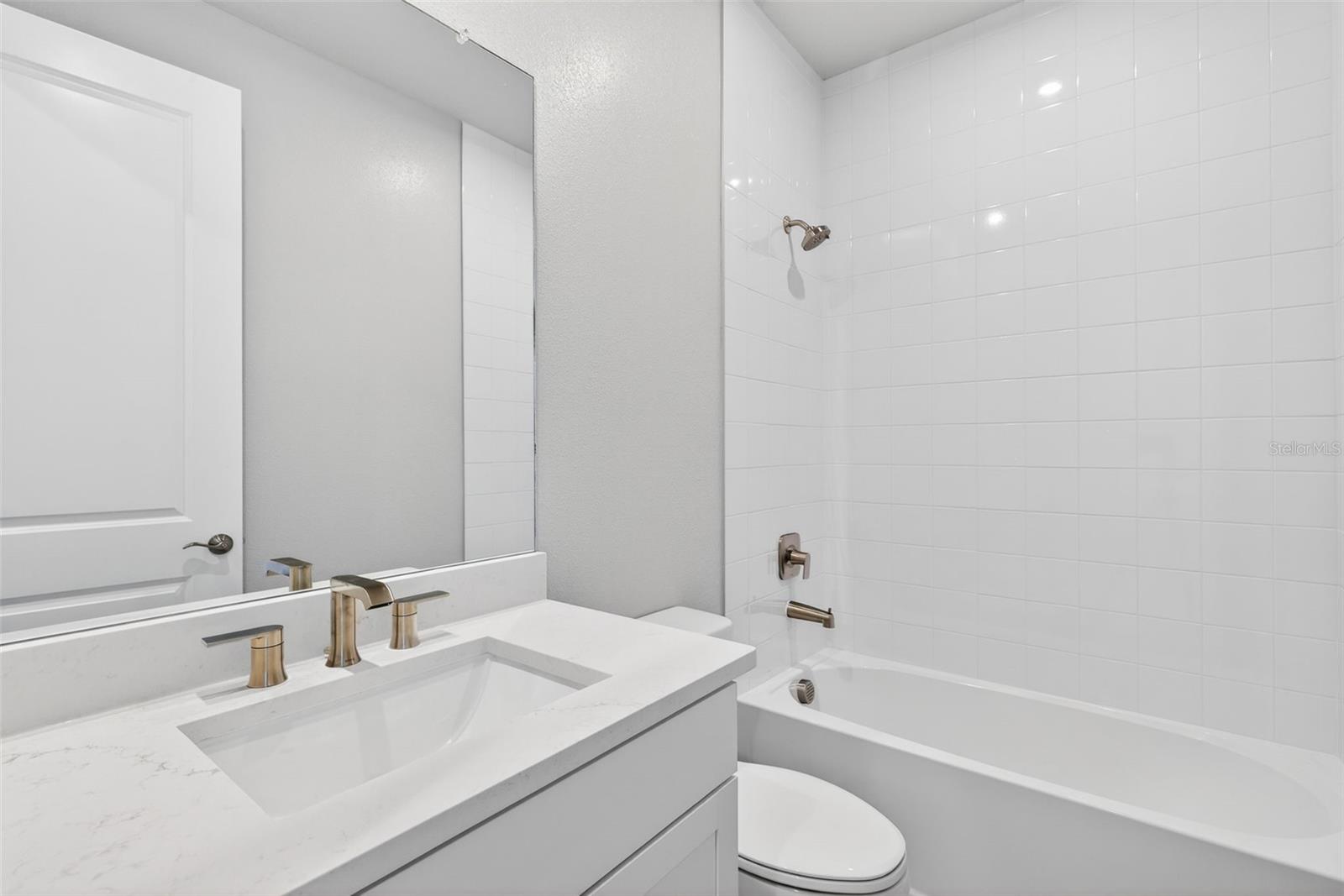 LAKESPUR AT WELLEN PARK - Residential