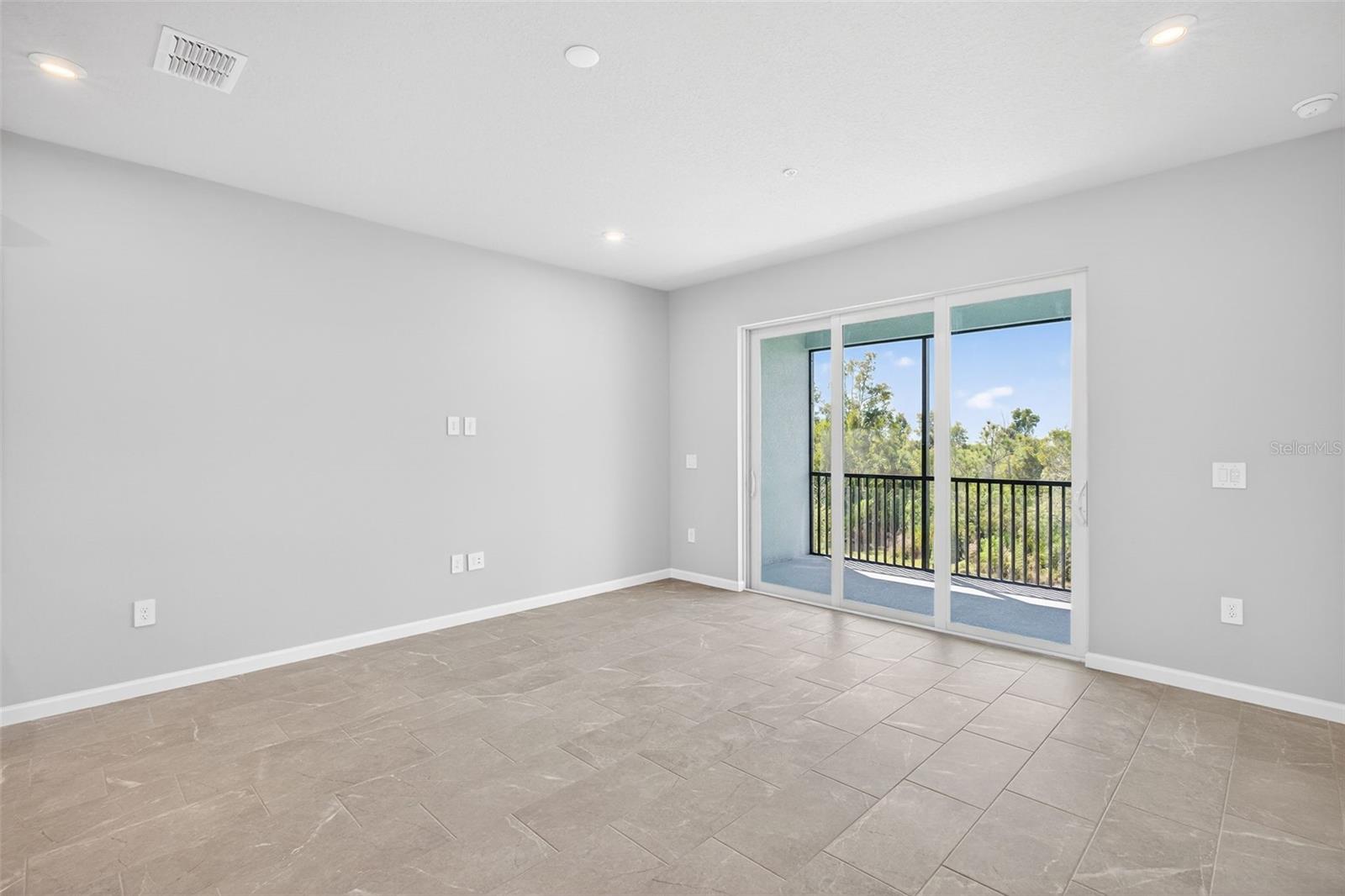 LAKESPUR AT WELLEN PARK - Residential