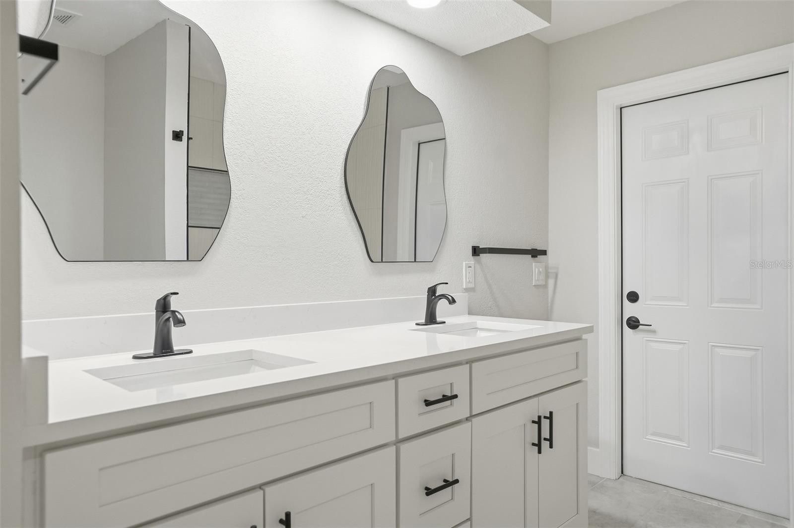 RAINBOW WOODS - Residential