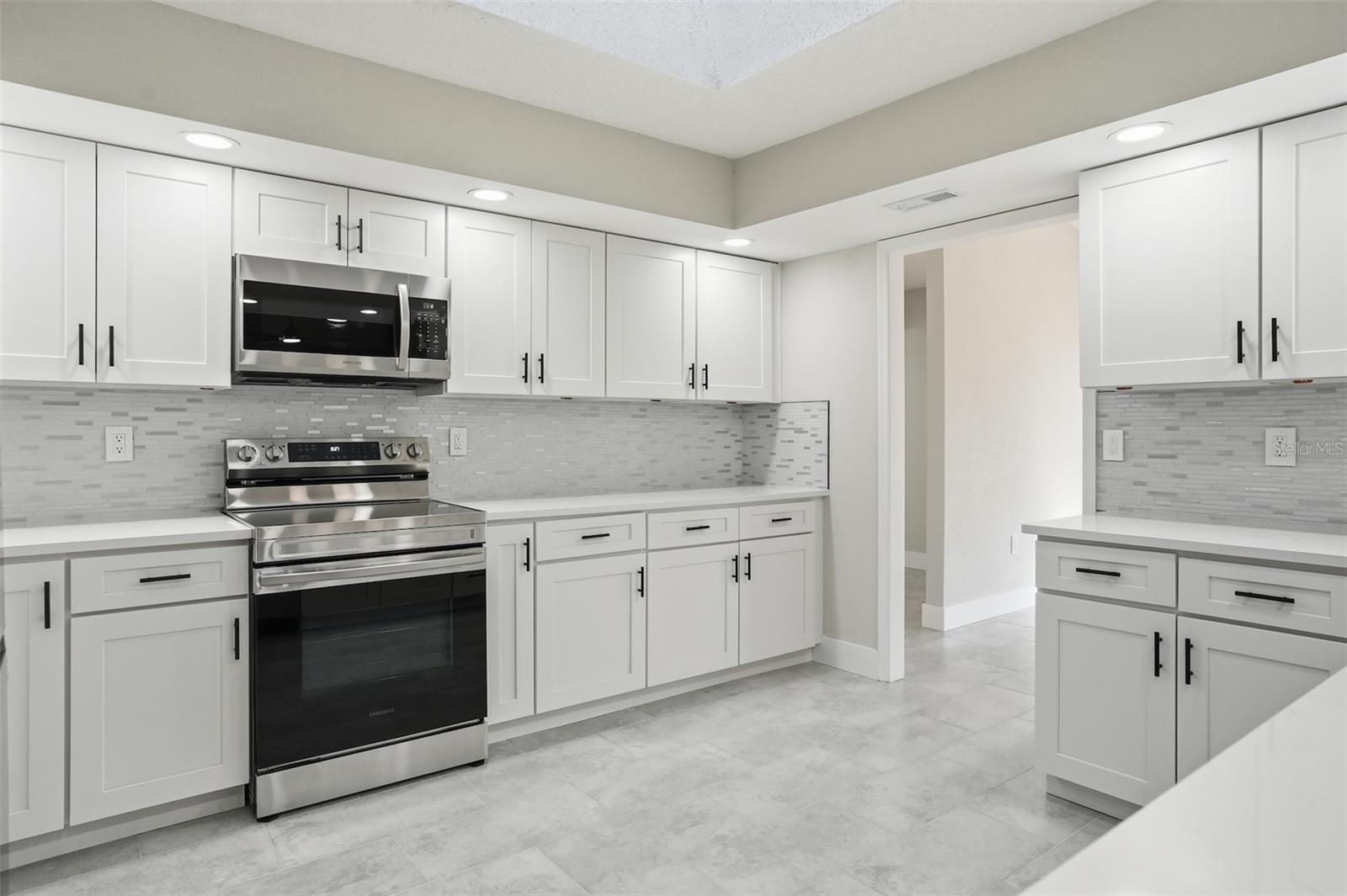 RAINBOW WOODS - Residential