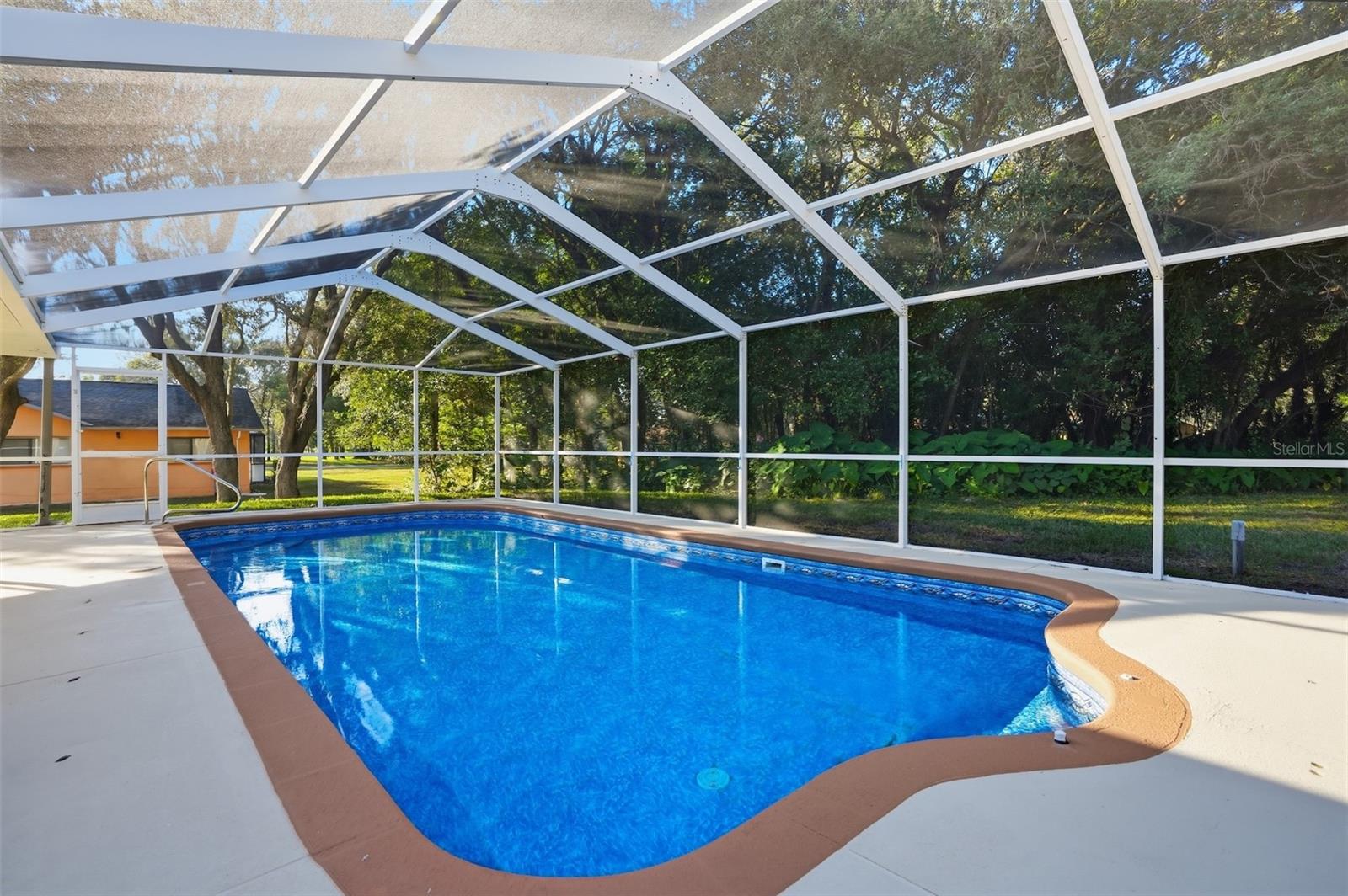 RAINBOW WOODS - Residential