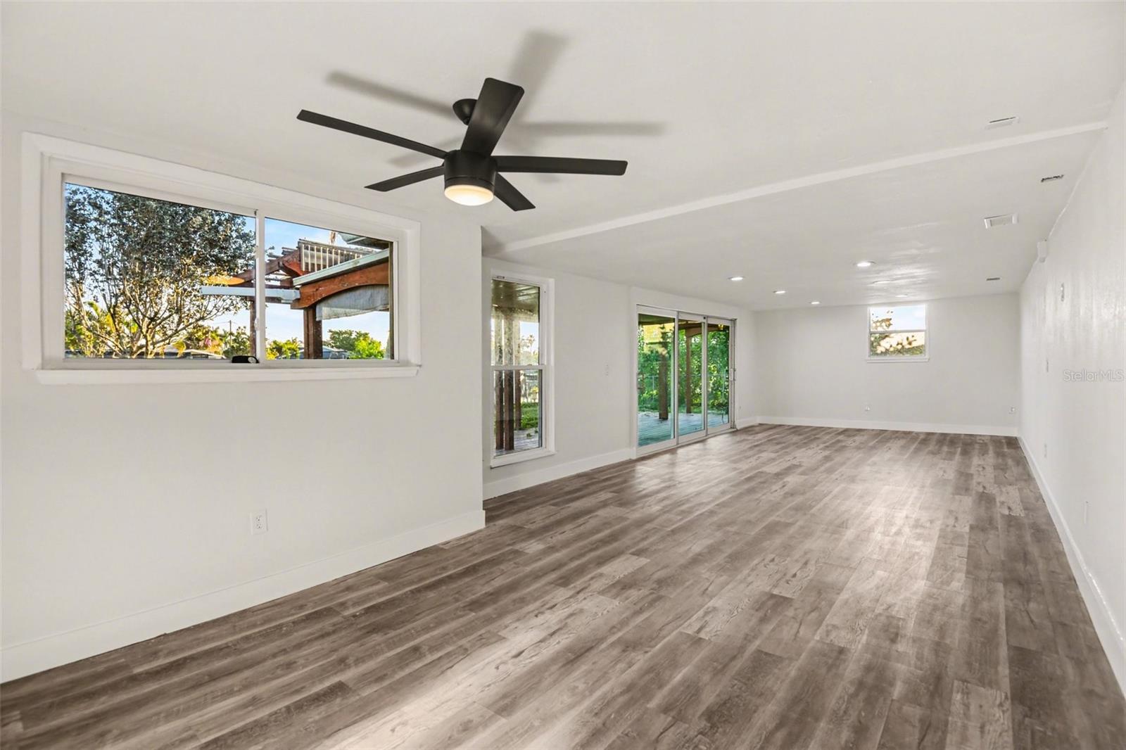 BLUE WATER SHORES - Residential