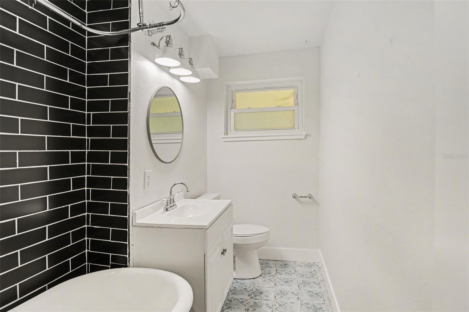 BLUE WATER SHORES - Residential