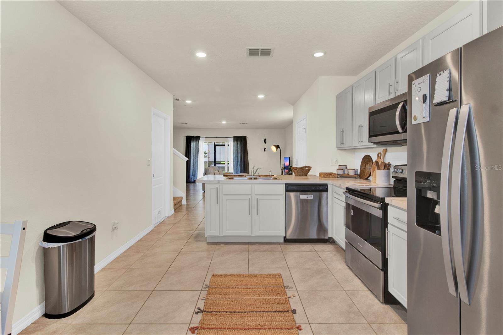 9042 PINALES WAY
