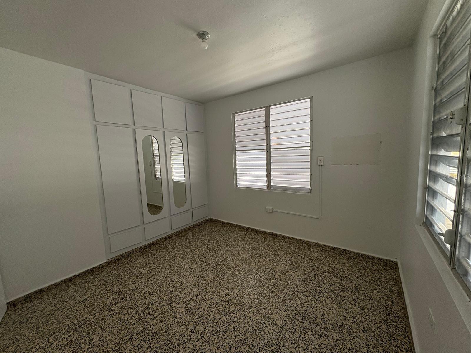 BARRIO YEGUADA - Residential