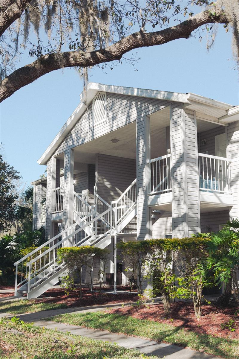 3 bedroom/2 bathroom. Gated community, 1st floor, wood laminate and tile flooring throughout-split/open floor plan. walk-in closets, large rooms plus a screened patio. Many community amenities-2 pools, tennis spa, basketball, fitness center, car wash station, fishing dock, trash pickup from your door.